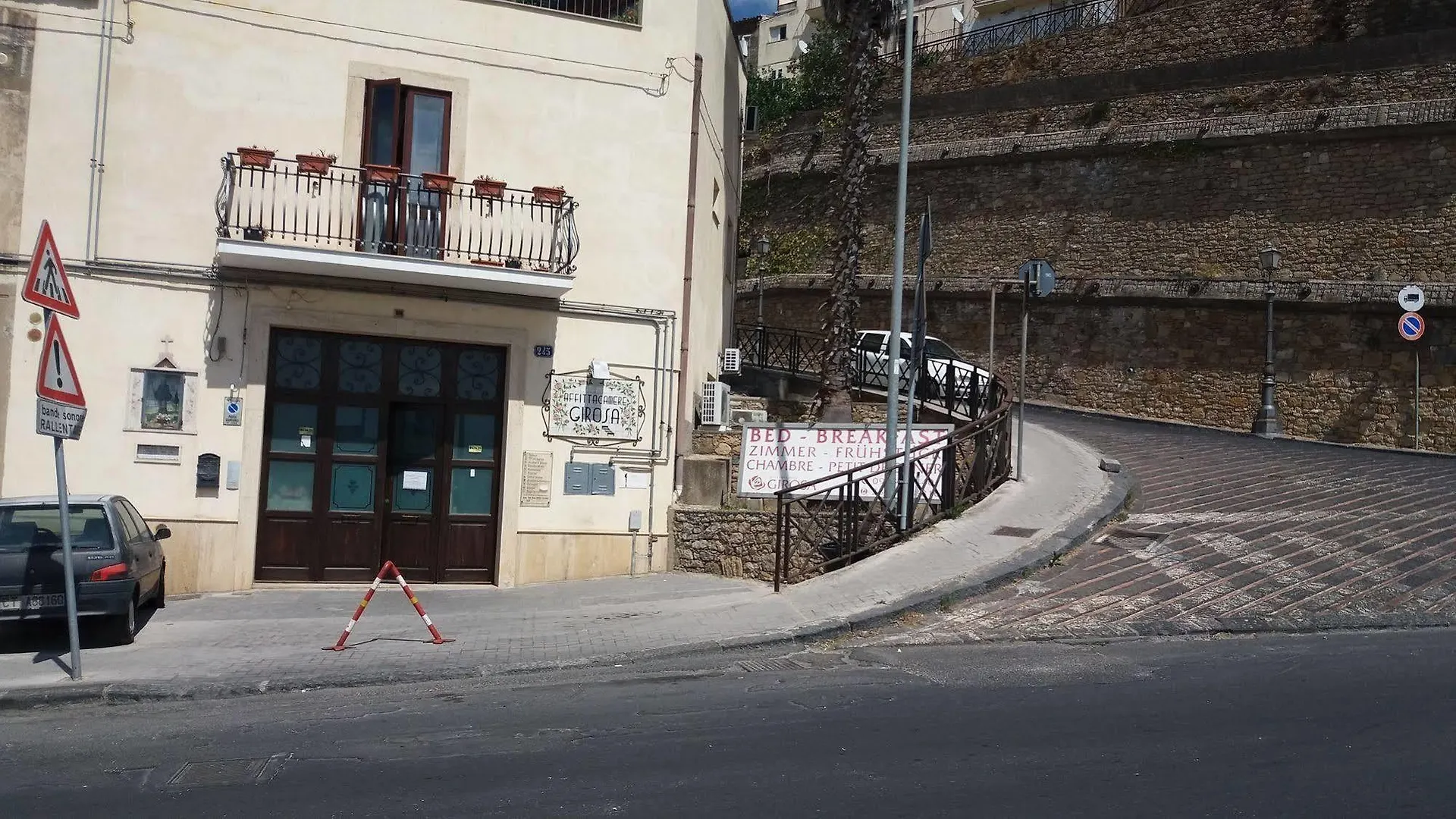 B&B Girosa Caltagirone Bed & Breakfast